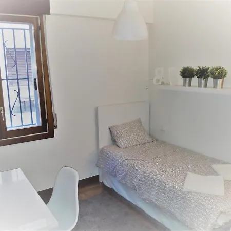 شقة Vive En La Almendra Medieval 15